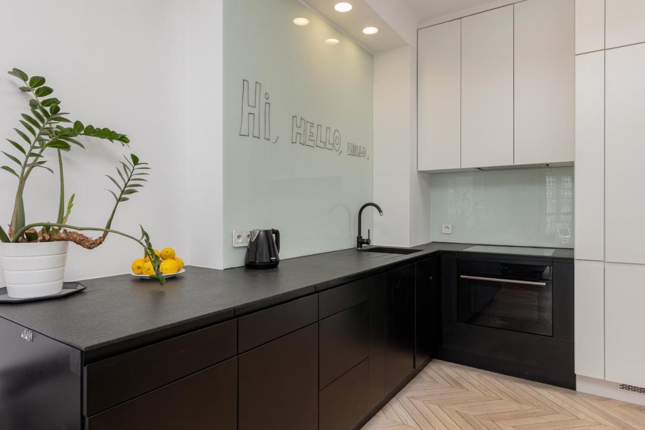 Trendy Apartment Marszalkowska With City View Near Ogrod Saski By Noclegi Renters Warsaw Exterior photo